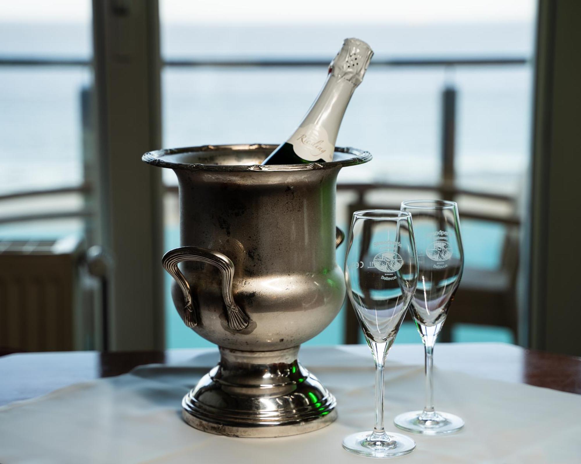 Hotel Strandperle Куксхафен Экстерьер фото